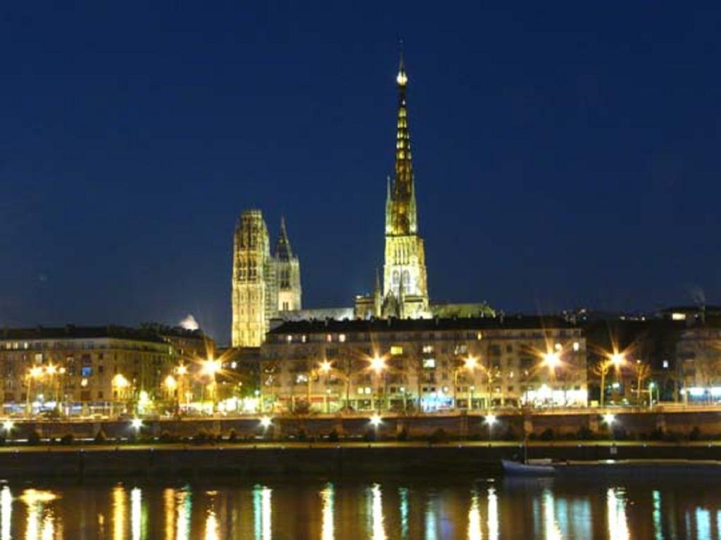 Hotel Ibis Styles Centre Cathedrale 3*